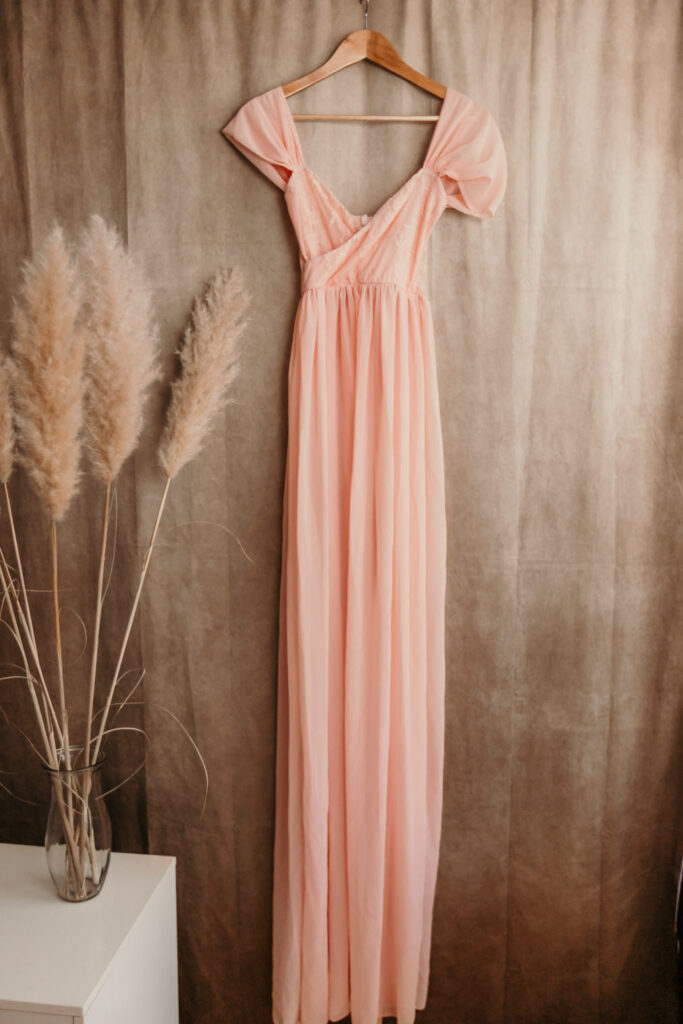 rosa engangliegendes Schwangerschaftskleid